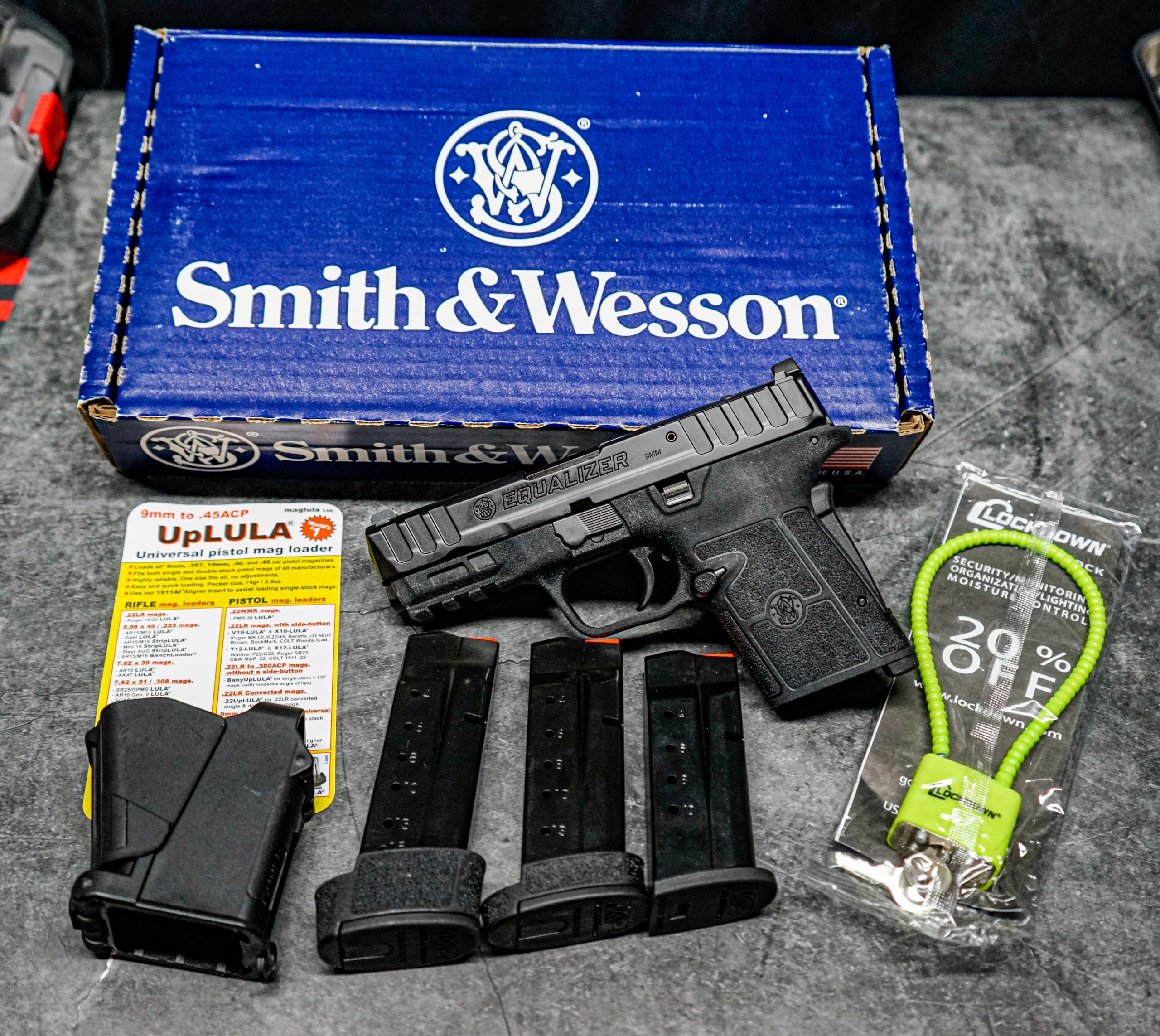 What's in the Smith & Wesson Equalizer box